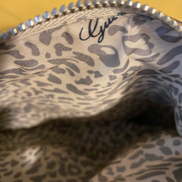 Guess Ivory Pebbled Satchel with Logo Charm - Picture 6 of 8